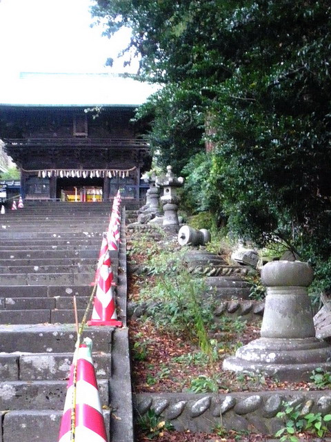 灯籠倒壊-仙台東照宮参道